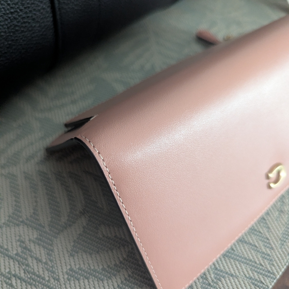 Essential Slim Wallet - Picture 9 of 16